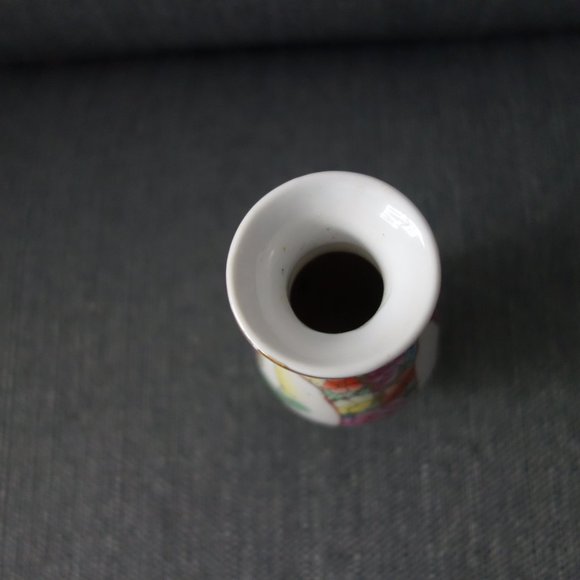 Small 6.5 Inch High Hourglass Shaped Ceramic Flower Vase - Picture 9 of 16